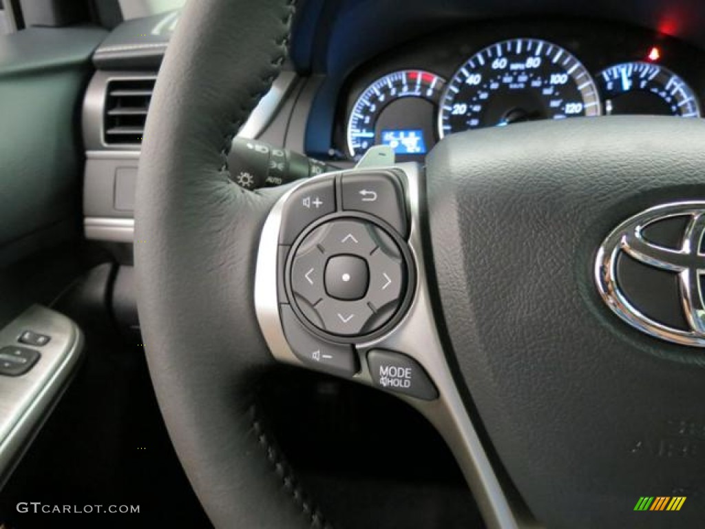 2013 Toyota Camry SE Controls Photo #81391242