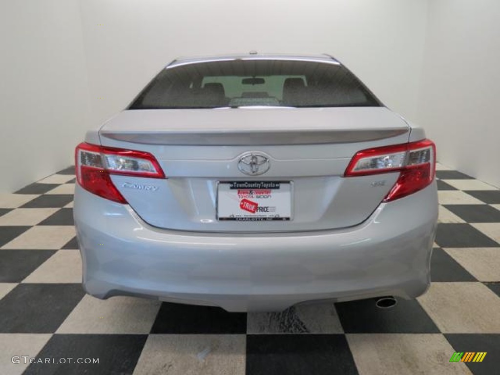 2013 Camry SE - Classic Silver Metallic / Black photo #15