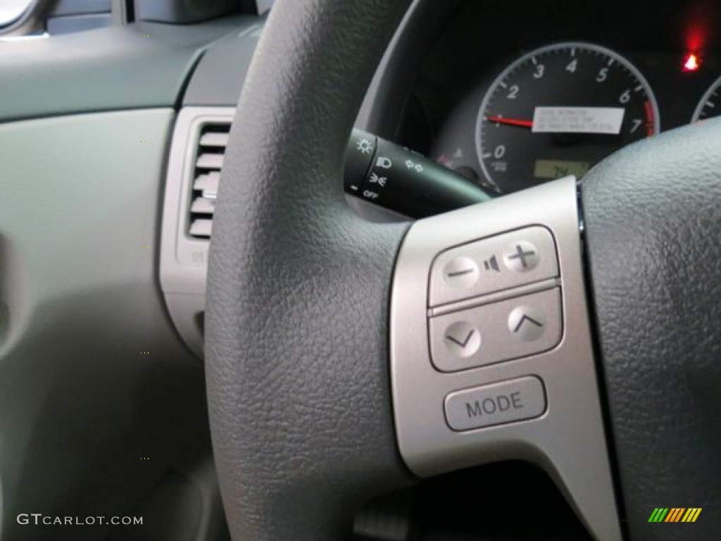 2013 Toyota Corolla LE Controls Photo #81391969