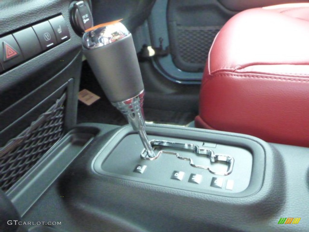 2013 Jeep Wrangler Unlimited Rubicon 10th Anniversary Edition 4x4 5 Speed Automatic Transmission Photo #81392959