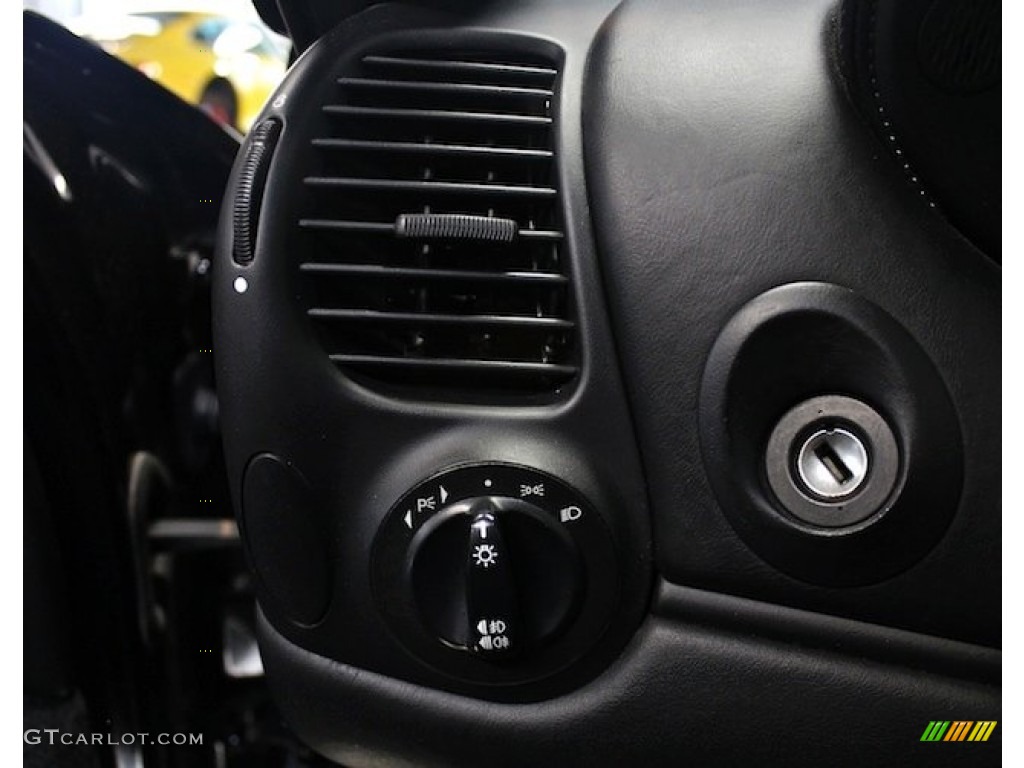 2002 Porsche 911 Turbo Coupe Controls Photo #81394167