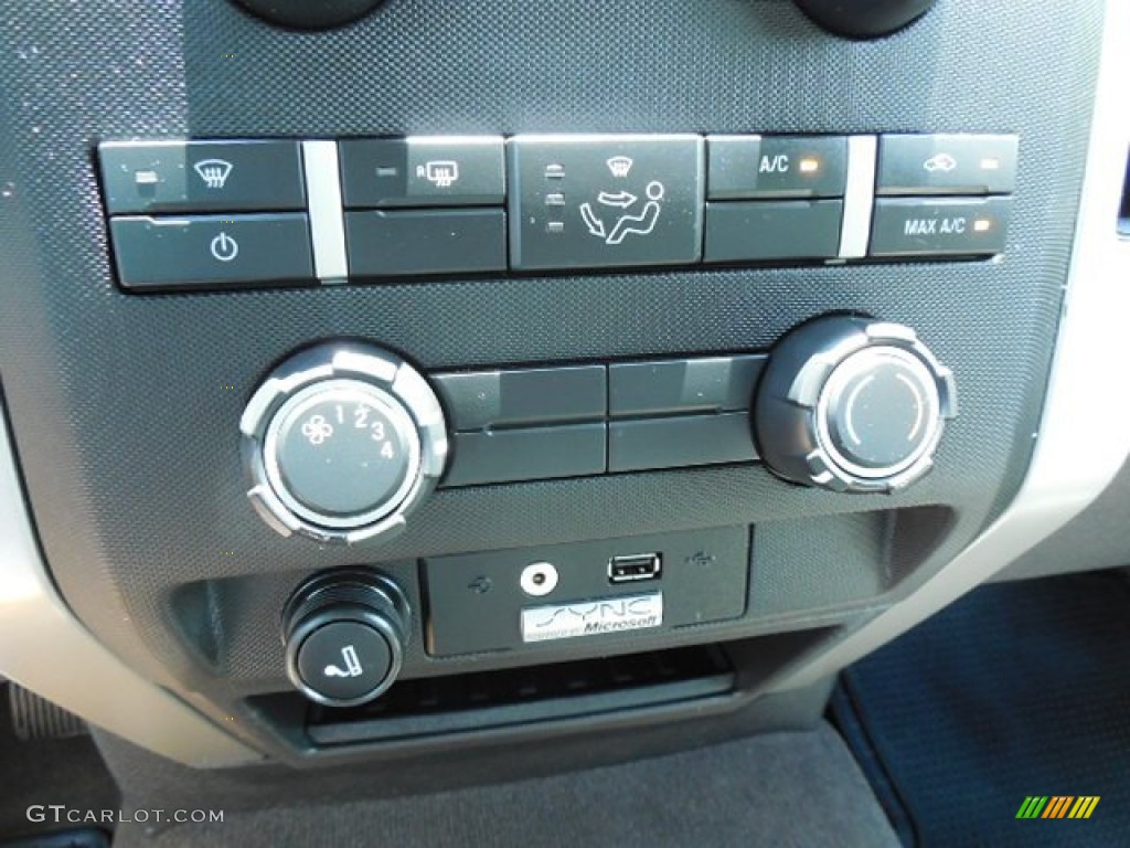 2010 F150 XLT SuperCab - Tuxedo Black / Medium Stone photo #20