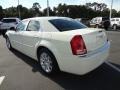 Stone White - 300 C HEMI Photo No. 3