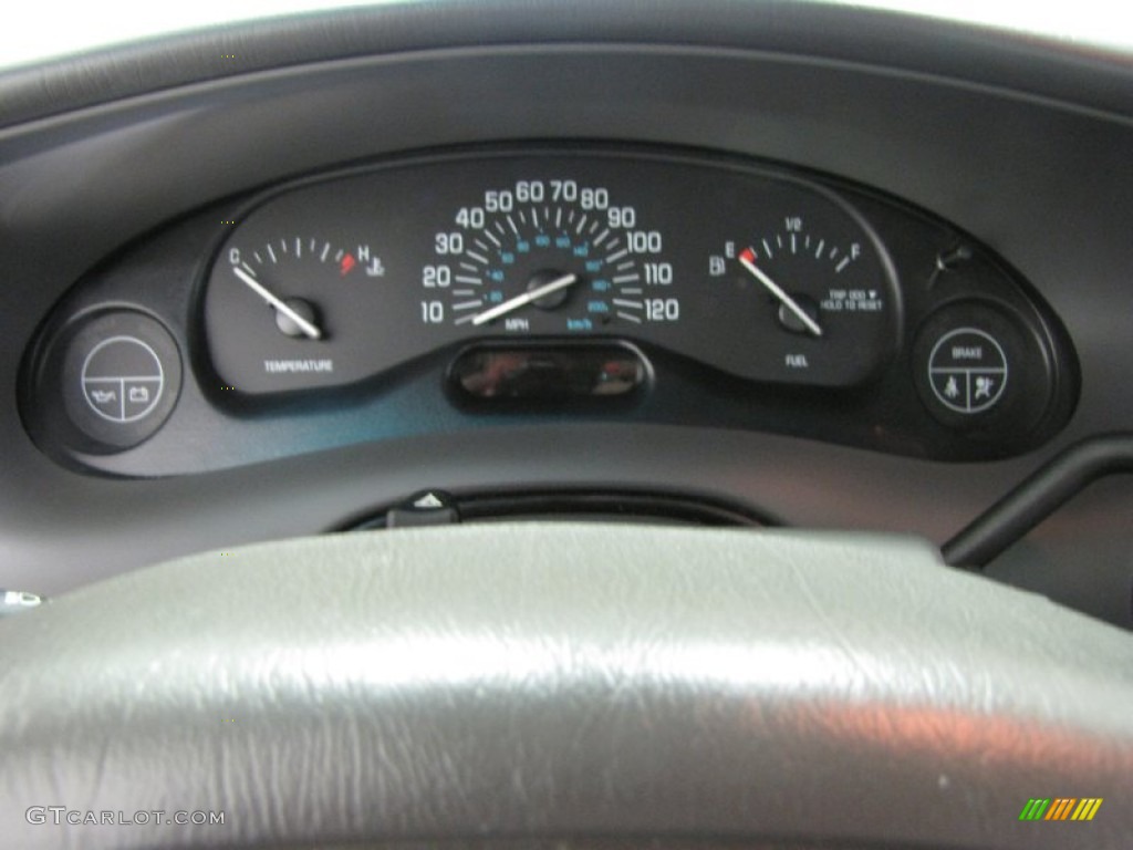 2005 Century Custom Sedan - White Opal / Gray photo #17