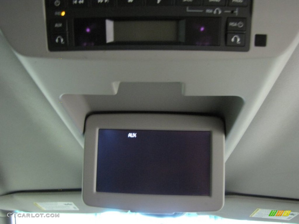 2005 Buick Terraza CXL Entertainment System Photos