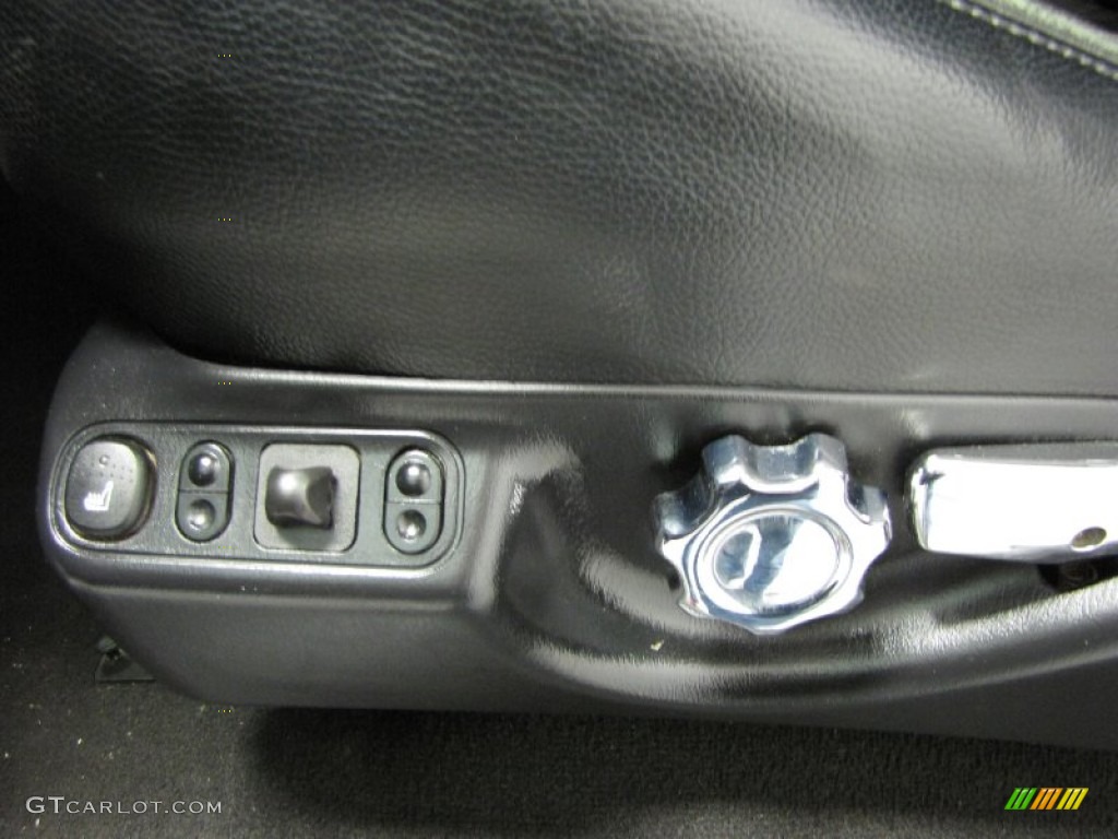 2004 Ford F350 Super Duty Harley Davidson Crew Cab 4x4 Controls Photo #81399915