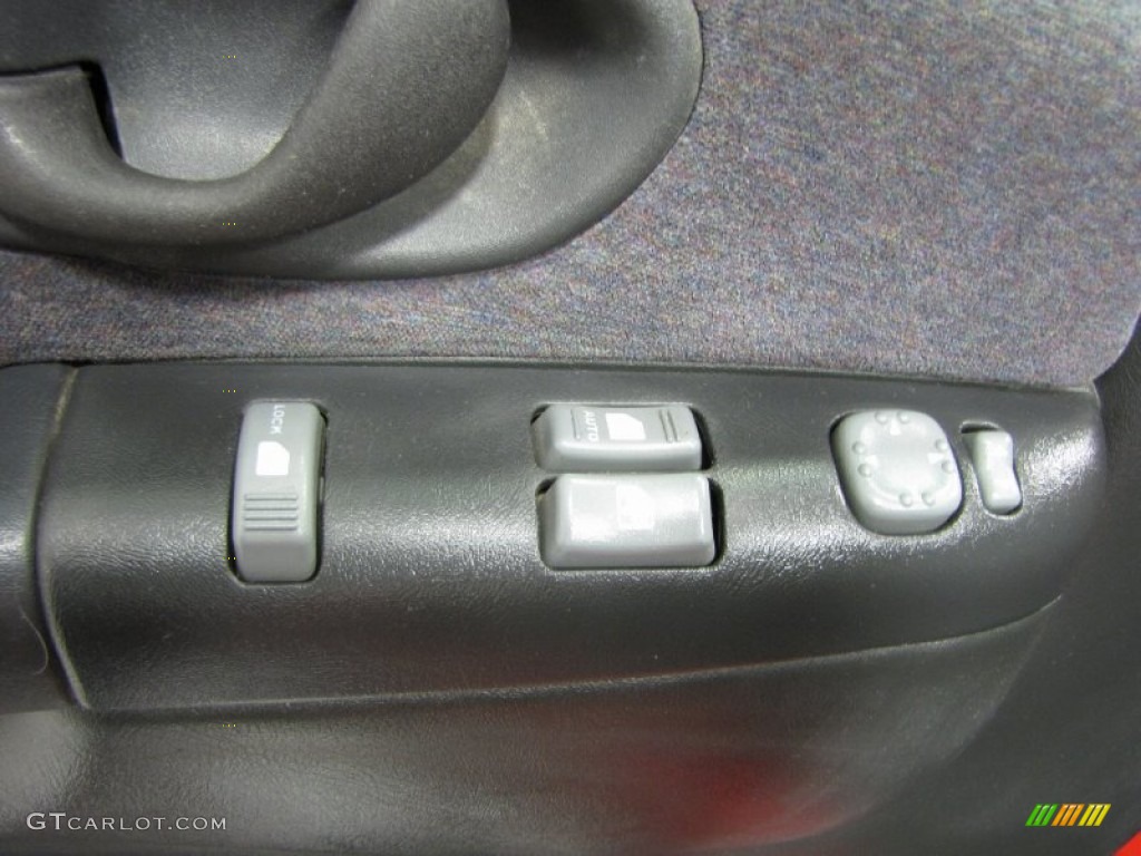 1999 Chevrolet S10 LS Regular Cab 4x4 Controls Photo #81400317