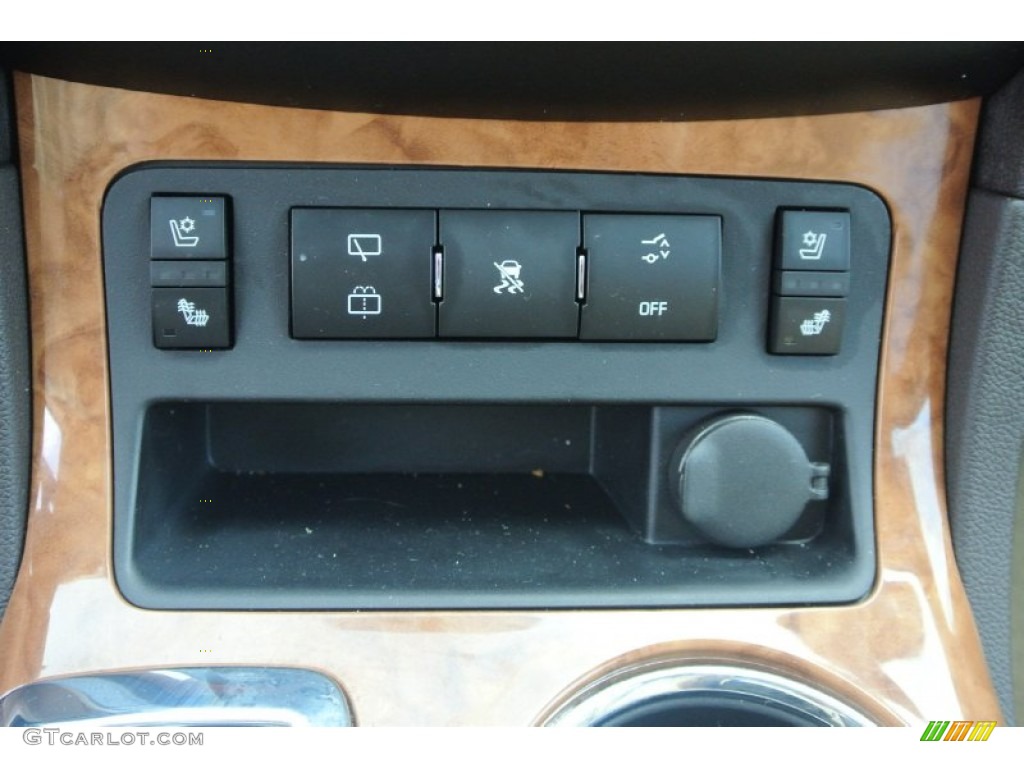 2011 Buick Enclave CXL Controls Photo #81401952