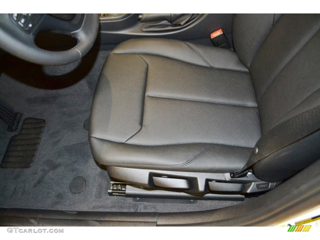 2013 BMW 3 Series 320i Sedan Front Seat Photo #81402909