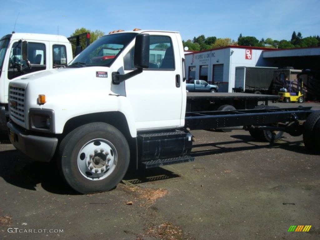 2005 C Series Topkick C6500 Regular Cab Chassis - Summit White / Pewter photo #1