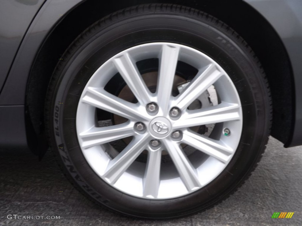 2013 Camry Hybrid XLE - Magnetic Gray Metallic / Light Gray photo #19