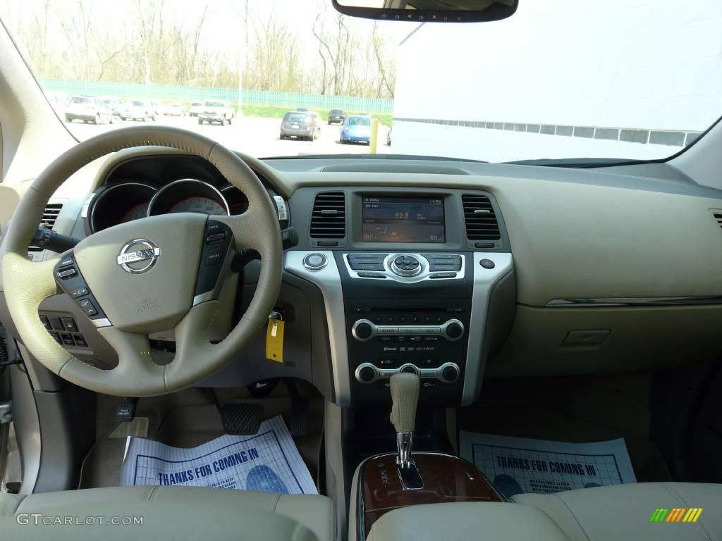 2009 Murano LE AWD - Saharan Stone Metallic / Beige photo #26