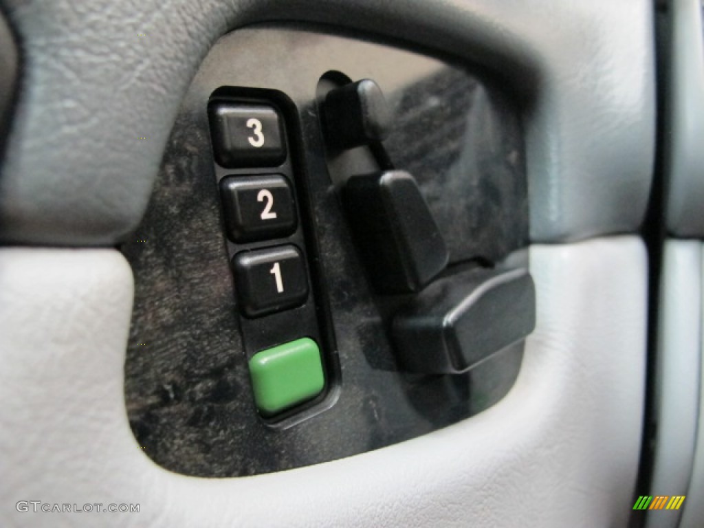 2001 Mercedes-Benz CLK 430 Cabriolet Controls Photo #81410502
