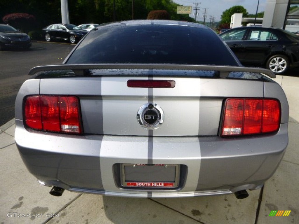 2006 Mustang GT Premium Coupe - Tungsten Grey Metallic / Dark Charcoal photo #4