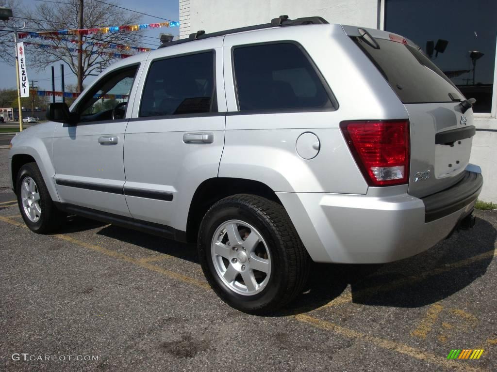2008 Grand Cherokee Laredo 4x4 - Bright Silver Metallic / Dark Slate Gray photo #4