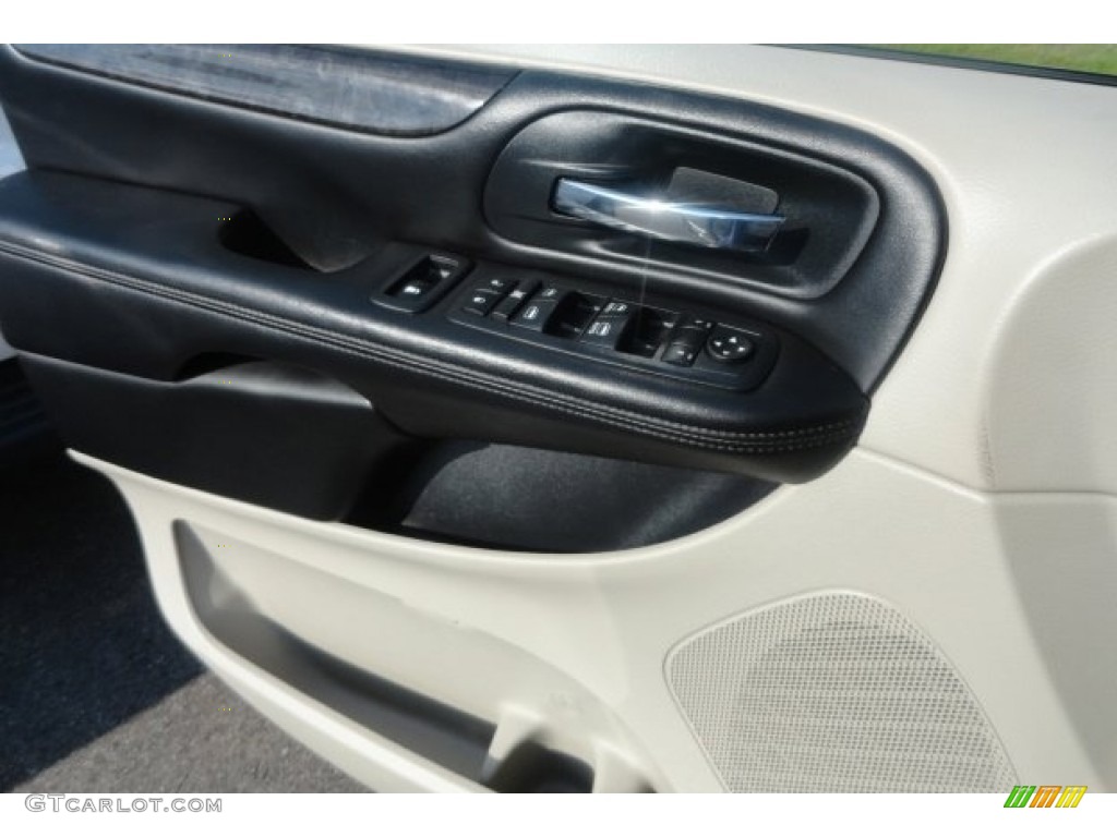 2012 Grand Caravan SXT - Bright Silver Metallic / Black/Light Graystone photo #5