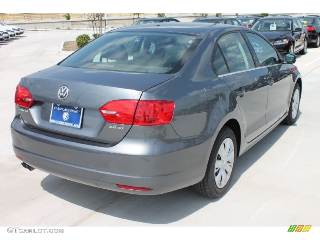2013 Jetta SE Sedan - Platinum Gray Metallic / Titan Black photo #9