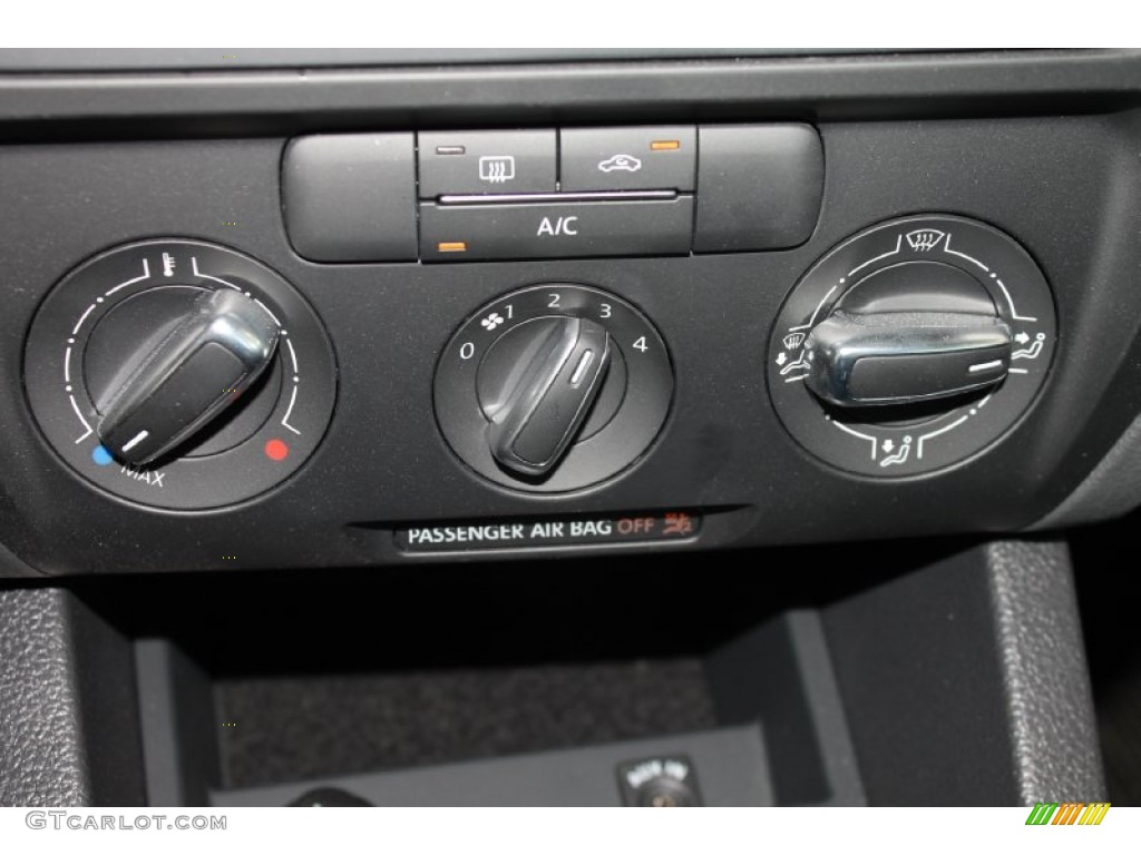 2013 Jetta SE Sedan - Platinum Gray Metallic / Titan Black photo #17