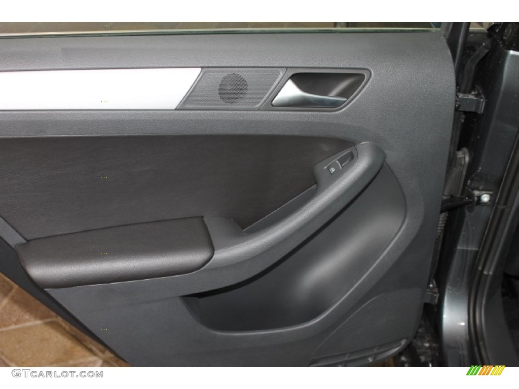 2013 Jetta SE Sedan - Platinum Gray Metallic / Titan Black photo #23