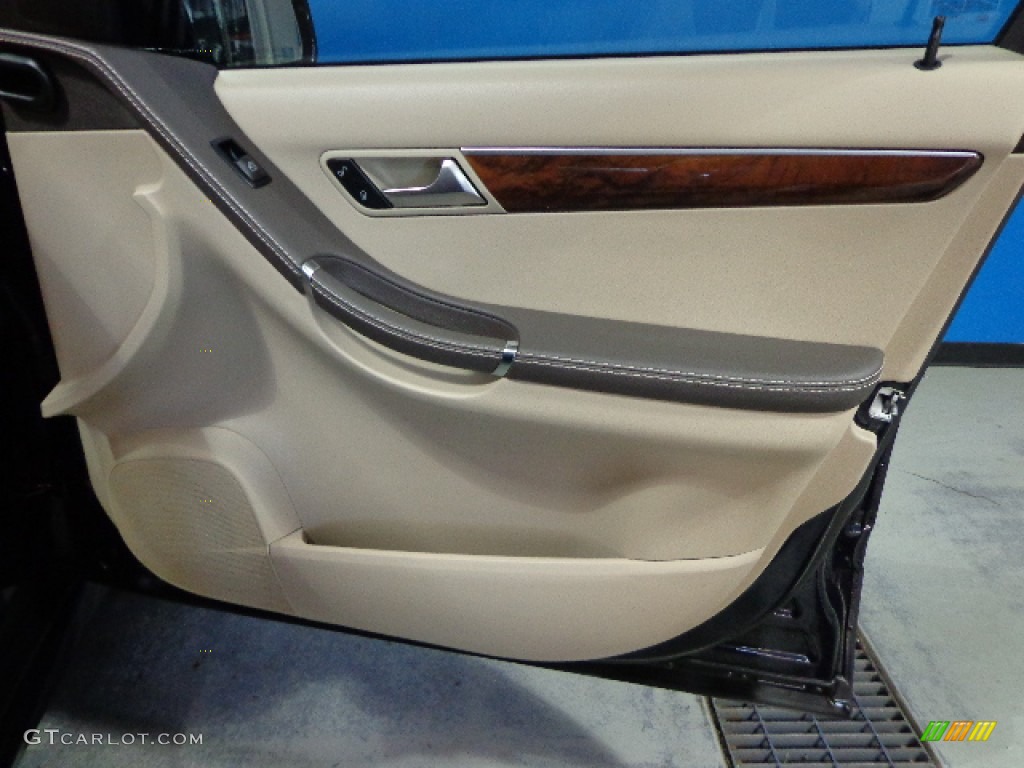 2011 Mercedes-Benz R 350 4Matic Cashmere Door Panel Photo #81420237