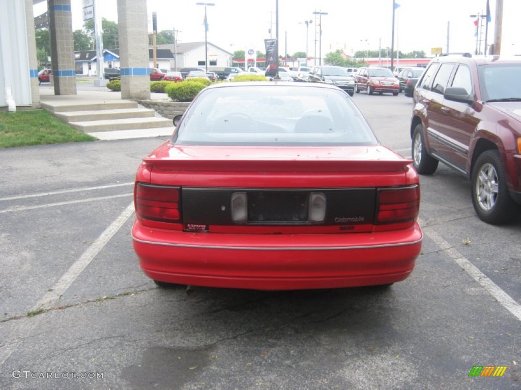 1995 Achieva S Coupe - Bright Red / Dark Gray photo #5