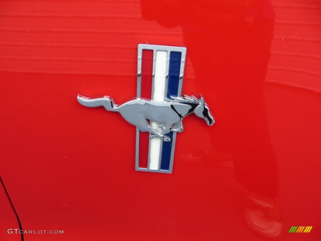 2011 Mustang V6 Premium Convertible - Race Red / Charcoal Black photo #17