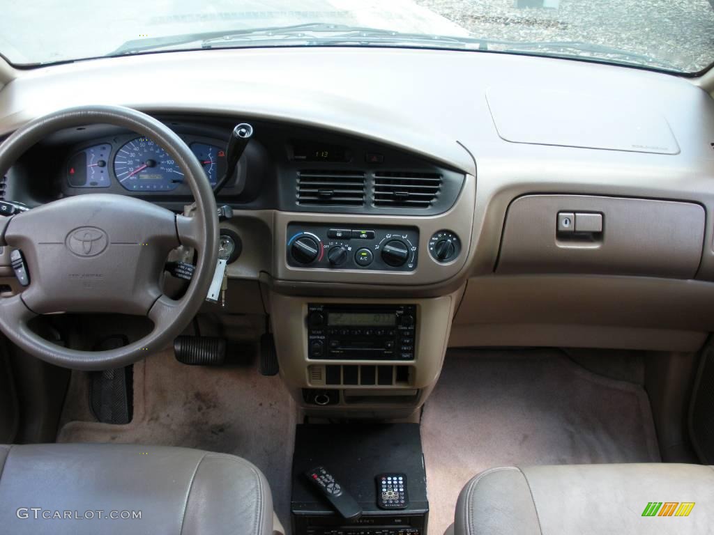 2002 Sienna CE - Vintage Red Pearl / Oak photo #18