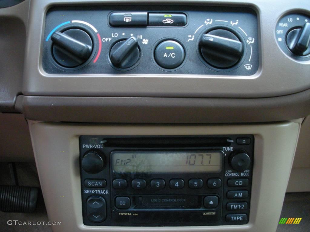2002 Sienna CE - Vintage Red Pearl / Oak photo #22