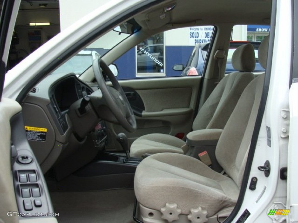 2004 Elantra GLS Sedan - Nordic White / Beige photo #10