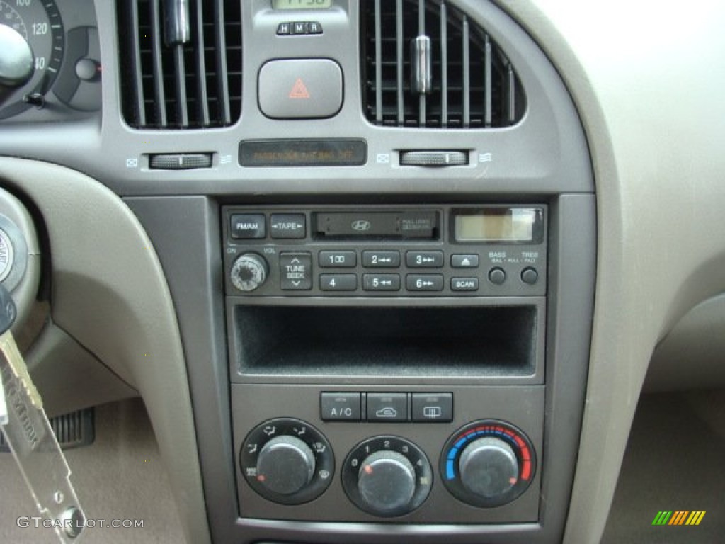 2004 Elantra GLS Sedan - Nordic White / Beige photo #13