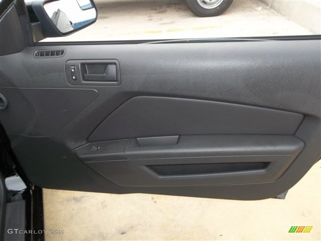 2014 Ford Mustang V6 Coupe Charcoal Black Door Panel Photo #81425907