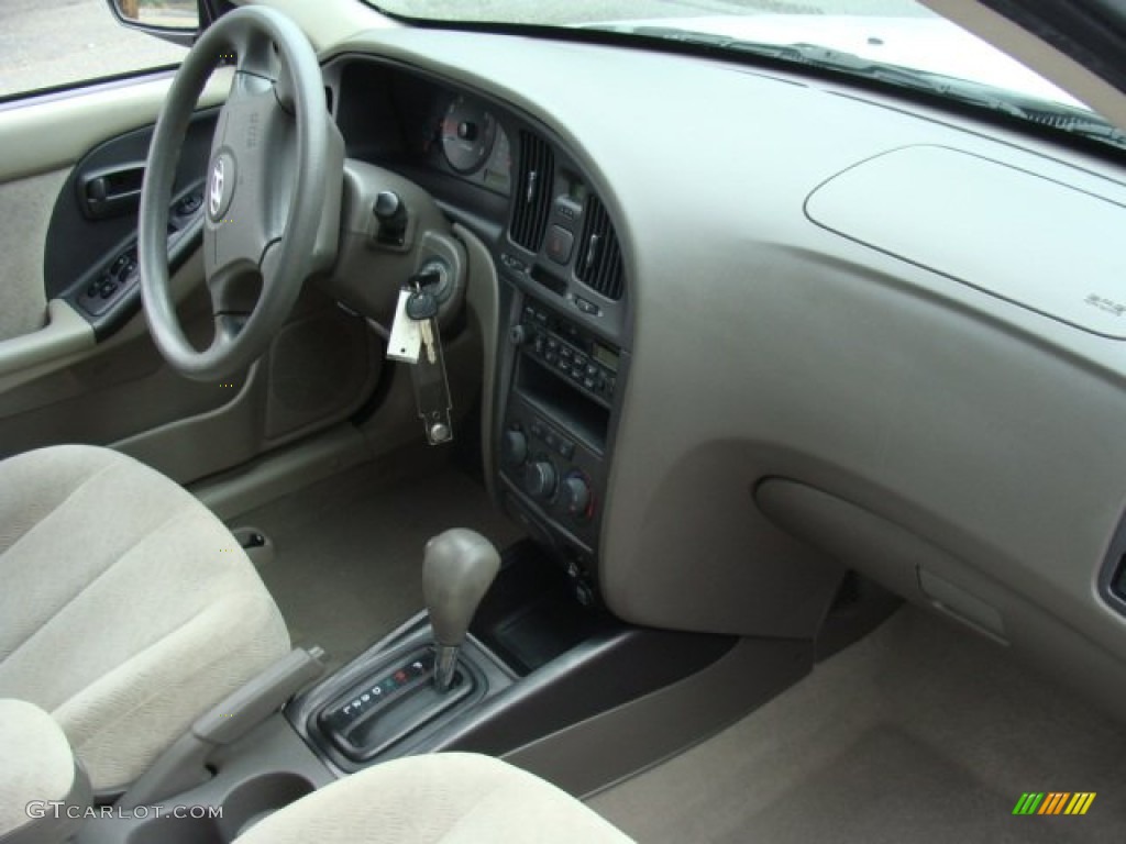 2004 Elantra GLS Sedan - Nordic White / Beige photo #22