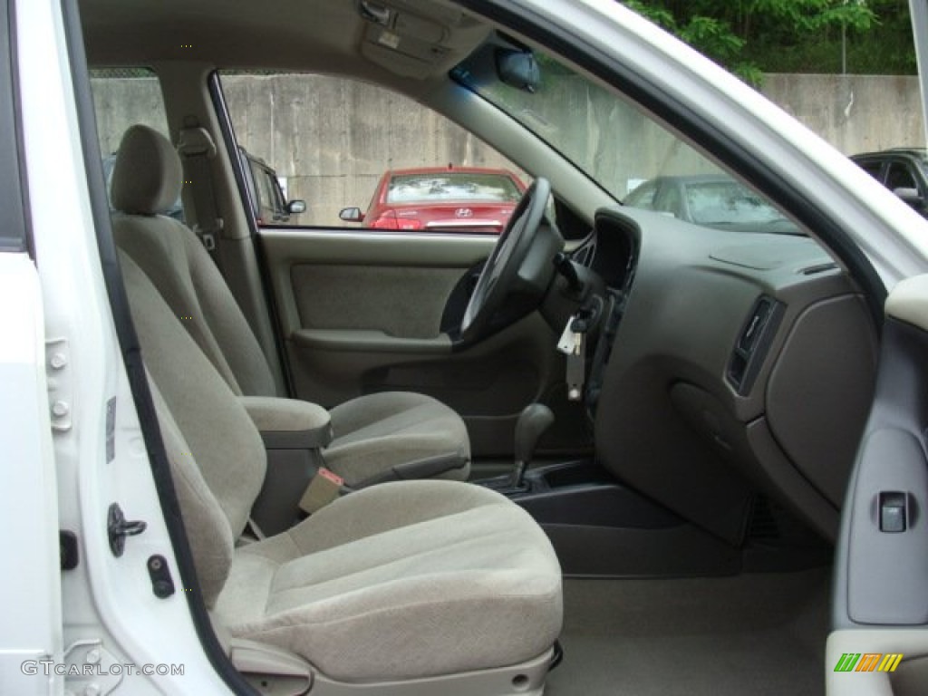 2004 Elantra GLS Sedan - Nordic White / Beige photo #23