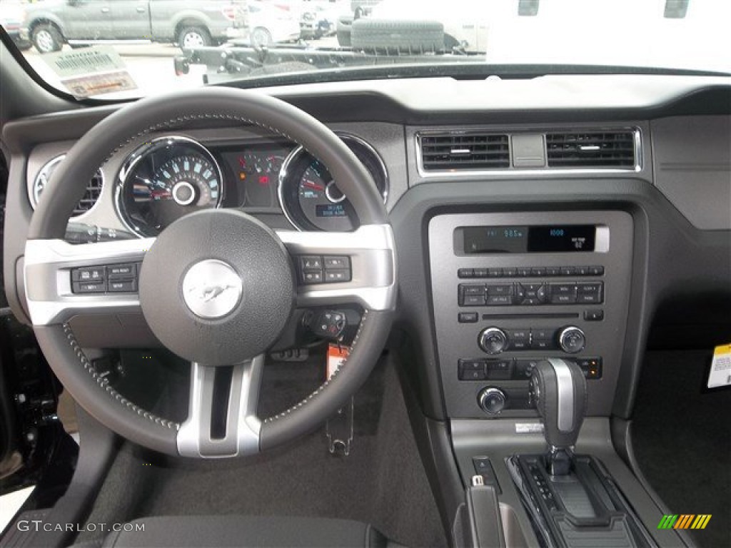 2014 Ford Mustang V6 Coupe Dashboard Photos