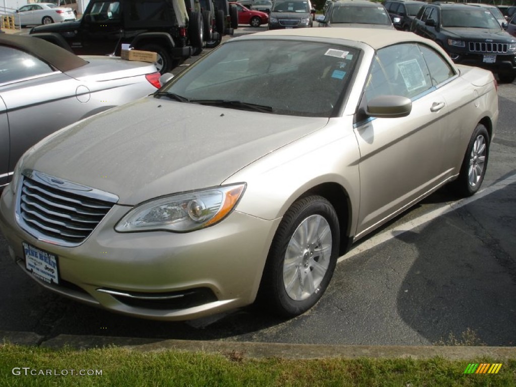 2013 200 Touring Convertible - Cashmere Pearl / Black/Light Frost Beige photo #1