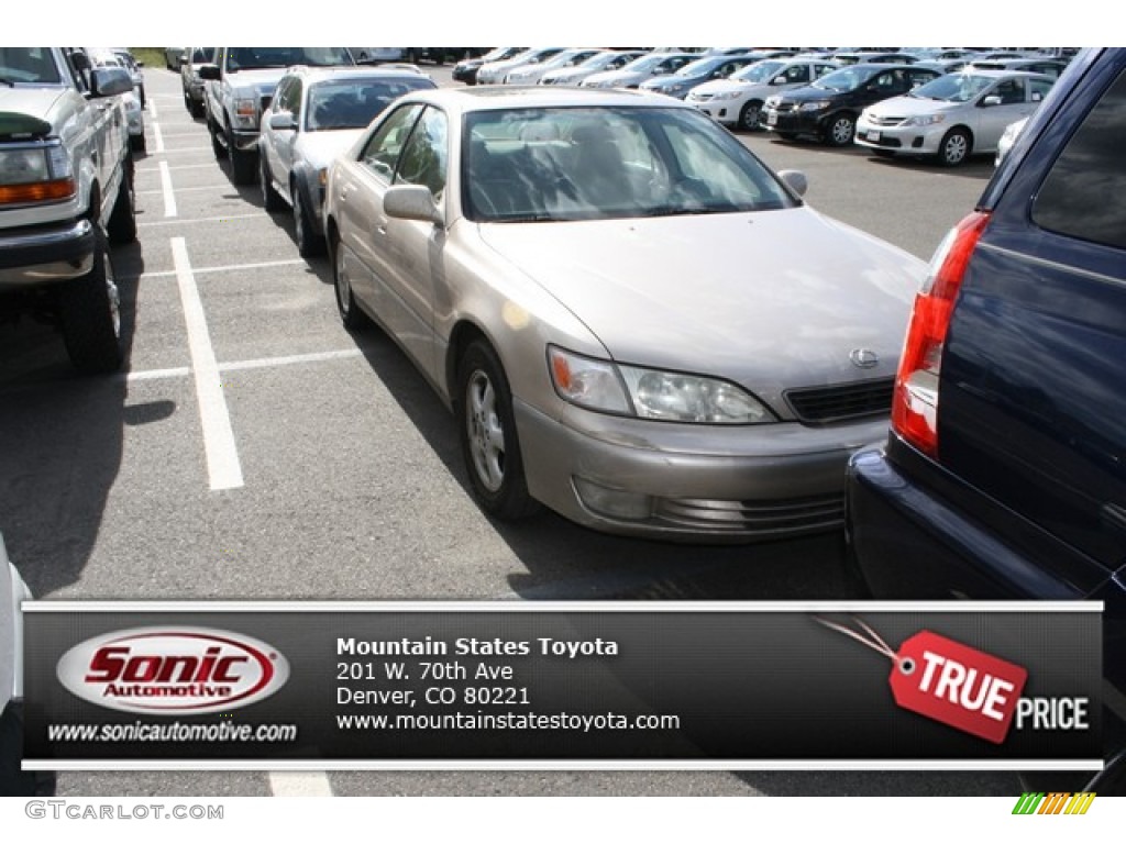 1999 ES 300 - Cashmere Beige Metallic / Ivory photo #1
