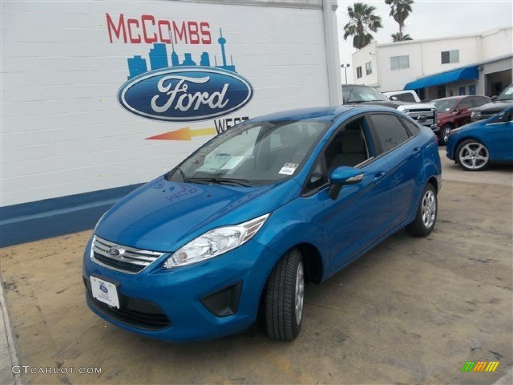 2013 Fiesta SE Sedan - Blue Candy / Charcoal Black/Light Stone photo #2