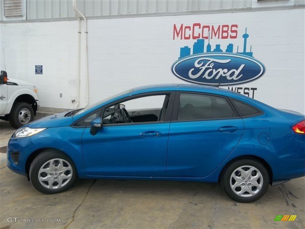 2013 Fiesta SE Sedan - Blue Candy / Charcoal Black/Light Stone photo #3