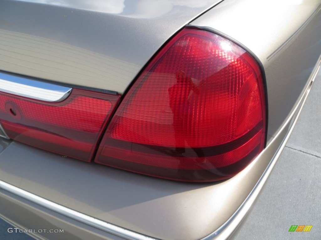 2004 Grand Marquis LS - Arizona Beige Metallic / Medium Parchment photo #16