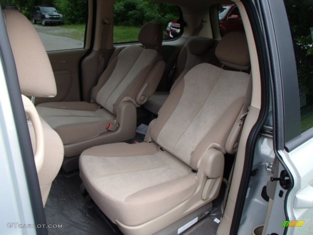 2014 Kia Sedona LX Rear Seat Photo #81430333