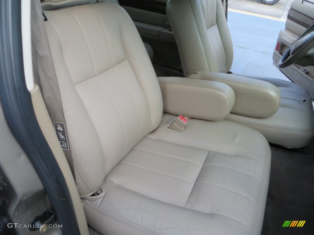 2004 Grand Marquis LS - Arizona Beige Metallic / Medium Parchment photo #24