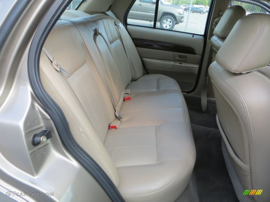 2004 Grand Marquis LS - Arizona Beige Metallic / Medium Parchment photo #26