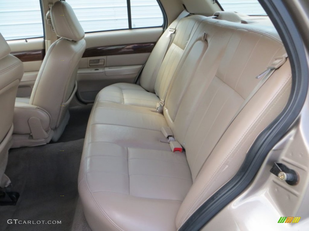 2004 Grand Marquis LS - Arizona Beige Metallic / Medium Parchment photo #29