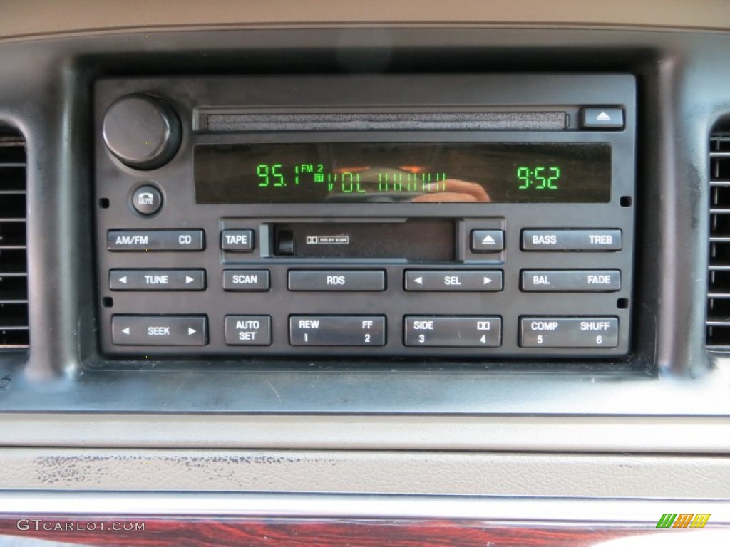 2004 Grand Marquis LS - Arizona Beige Metallic / Medium Parchment photo #36