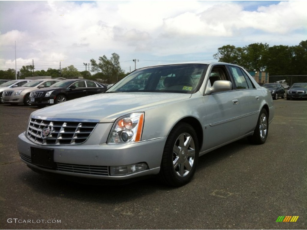 2006 DTS  - Light Platinum Metallic / Cashmere photo #1