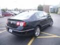 Deep Black - Passat Lux Sedan Photo No. 4