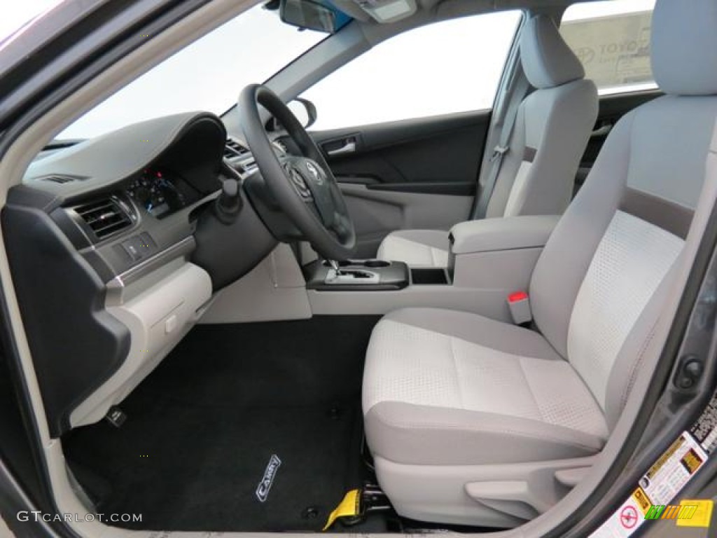 Ash Interior 2013 Toyota Camry L Photo #81432738