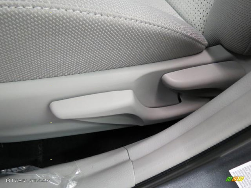 2013 Camry L - Magnetic Gray Metallic / Ash photo #8