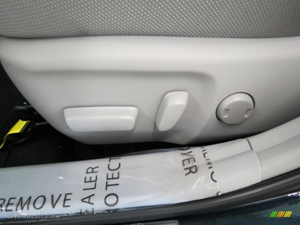 2013 Camry LE - Cosmic Gray Metallic / Ash photo #8