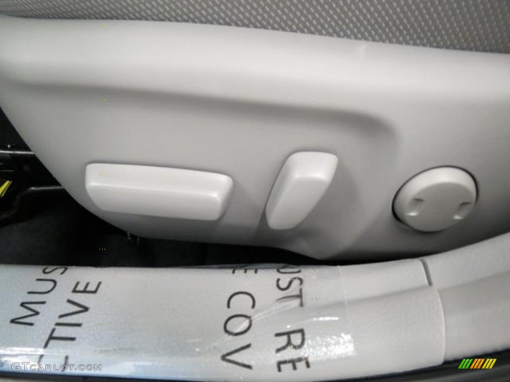 2013 Camry LE - Cosmic Gray Metallic / Ash photo #8